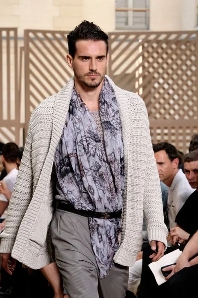 Look 37